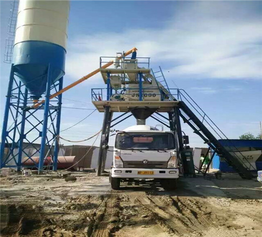 怎么管理混凝土攪拌站現(xiàn)場租來的混凝土罐車？
